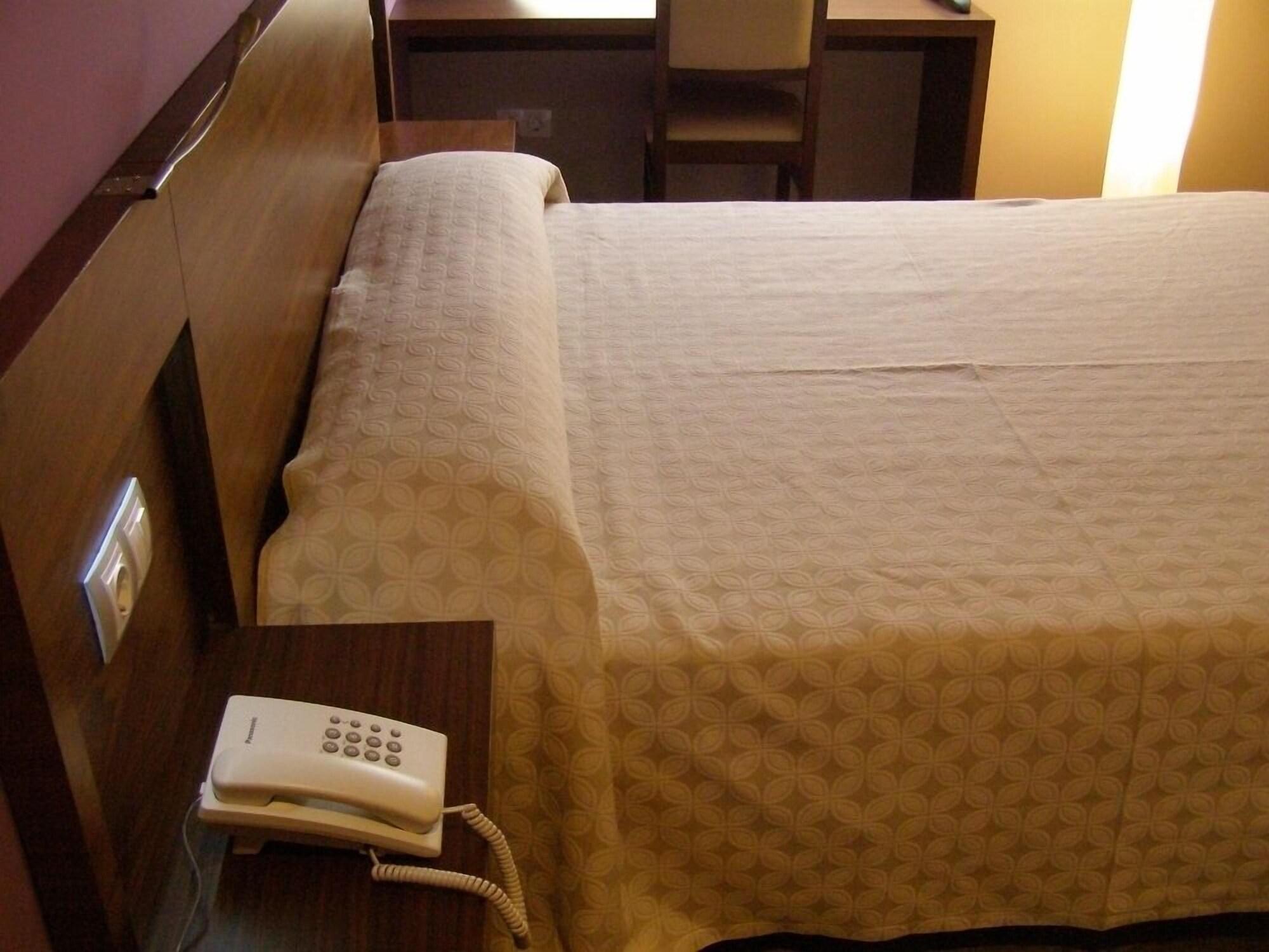 Hotel Corona De Galicia Valga Экстерьер фото