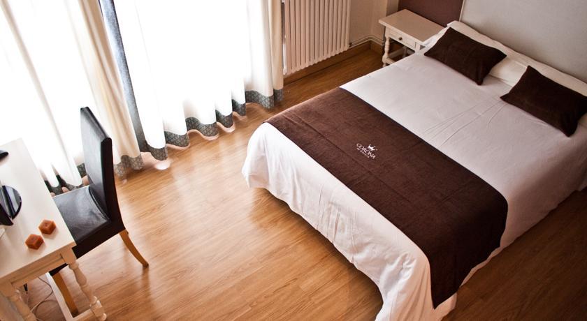 Hotel Corona De Galicia Valga Экстерьер фото