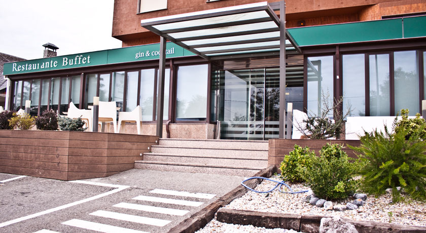 Hotel Corona De Galicia Valga Экстерьер фото